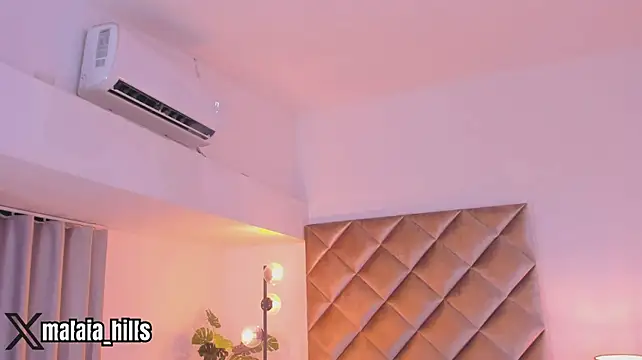 Malaia_hills - ⭐FINGERING PUSSY + DOMI IN CLIT⭐