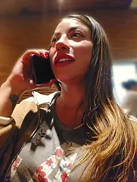 Karen_San_Miguel - Flash tits in mall + sent hot video 😈
