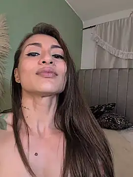 LatinaRoomies - SUCK TONGUES AND LESBIAN SEX