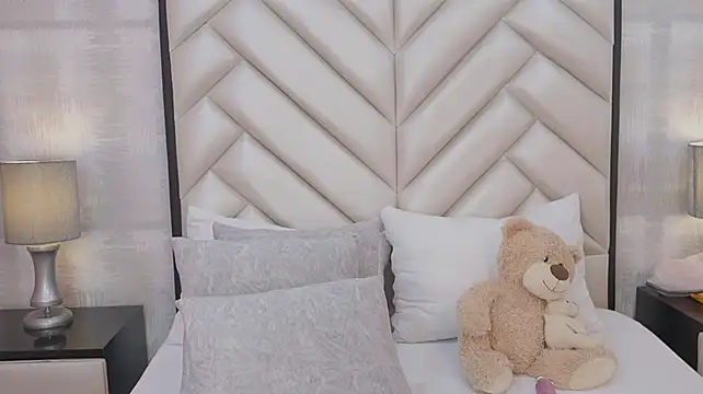 KikiiLove's Live XXX Chat