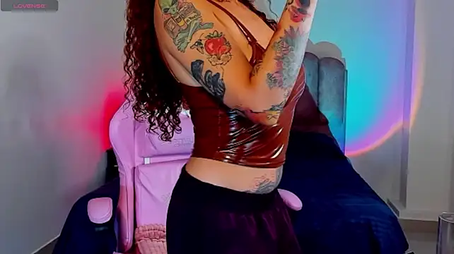 צ'אט XXX בשידור חי של nicollsan33
