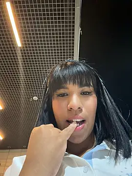 AlaiaStearling_ - butt flash