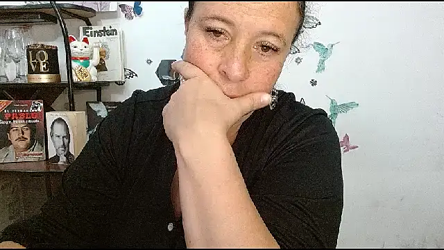Chat XXX en directo de LauraMallioni