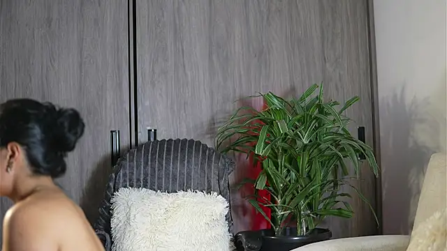 Amyross_s1 - remove top + oil tits