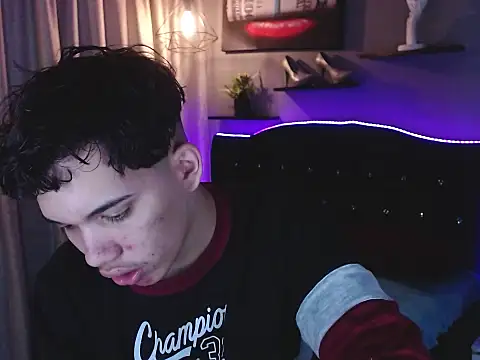 haku_nayro Chat XXX in diretta