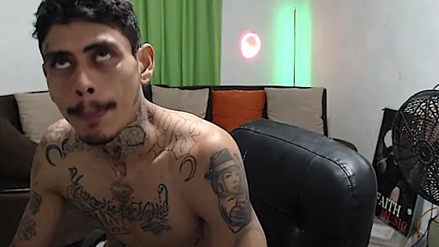 Czat XXX na żywo – alpha_zom