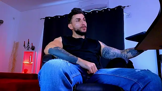 MightyAaron66 live XXX chat
