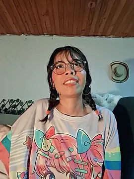 Sweetiedolly011 - put oil on my breasts