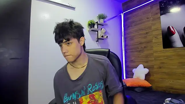 Chat +18 de ivan_cooper ao vivo