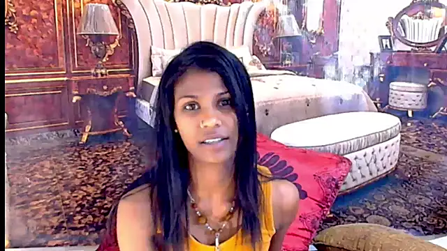 IndianSilkySpice's Live XXX Chat