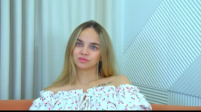 AnitaVenture: онлайн-секс-чат