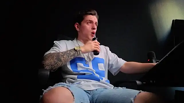 Show modela FelixStarkk na web-kameri