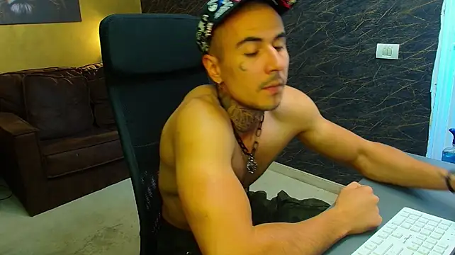 RomeoBodhi Chat XXX live