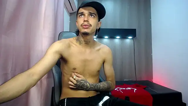 Tayson_Hot: онлайн-секс-чат