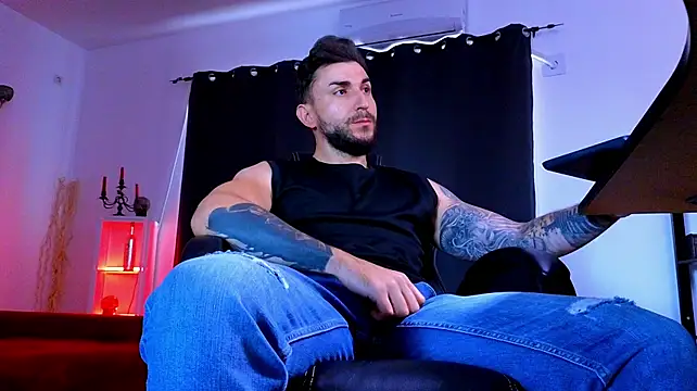 MightyAaron66 élő XXX-chatje