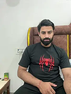 Royalboy_03's Live XXX Chat