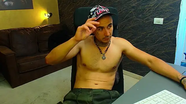 RomeoBodhi Chat XXX in diretta