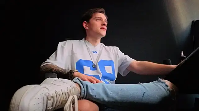 FelixStarkk élő XXX-chatje