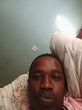 African_gent_45 – Naživo XXX chat