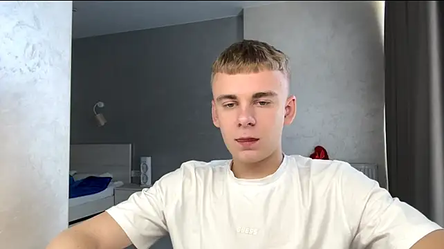 XXX chat uživo modela SoloFury