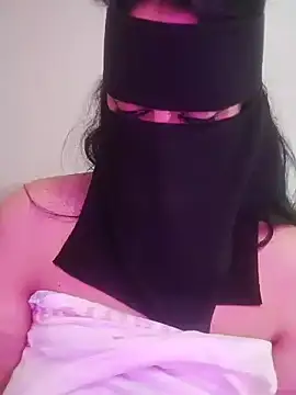 lmalikaahlamedubai Adlı Modelin Web Kamerası Şovu