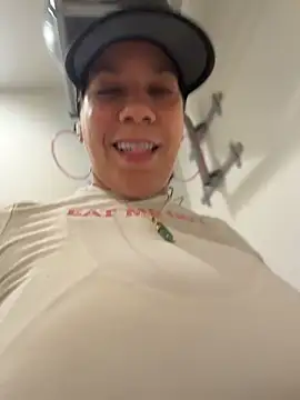 Bigbuttbrooklynn - SUCK &SPIT ON TITS IN GYM @GOAL