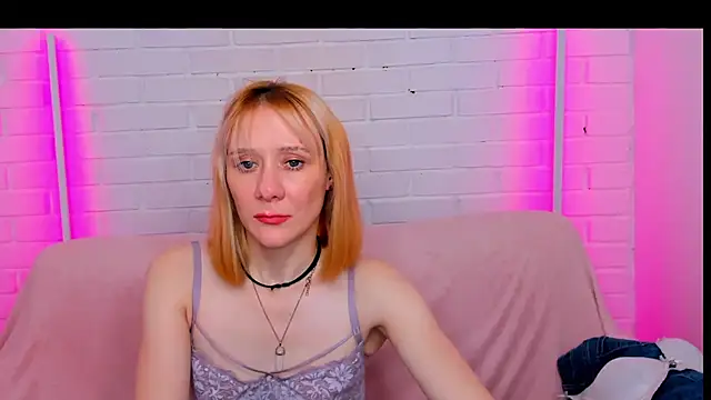 NikaBond élő XXX-chatje