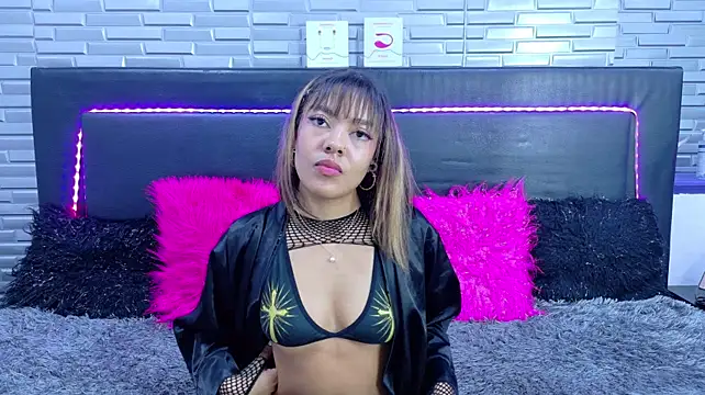 SeraphynLuxora Live XXX-Chat