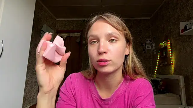 LilliaEhmen - Eye Contact - Dueling gaze