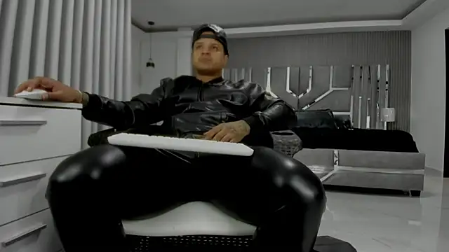 Онлайн чат XXX master_leather