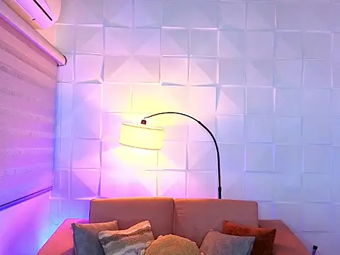XXX chat uživo modela Paola_Leal
