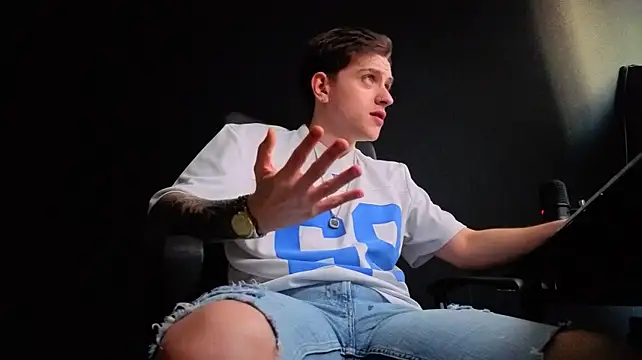 FelixStarkk 现场XXX聊天