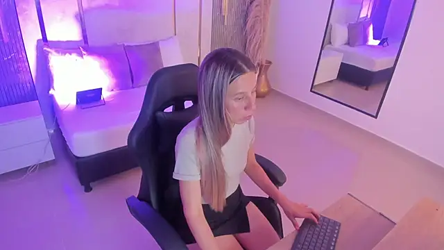 Chat +18 de ania_rummage ao vivo