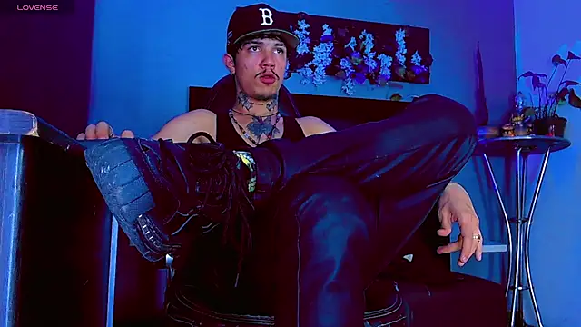 HannibalLester live XXX chat