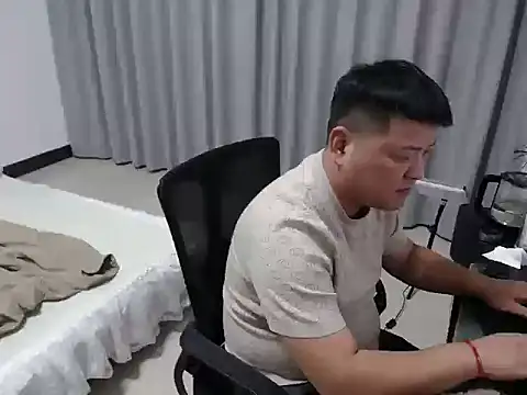 zhang1118 Adlı Modelin Canlı XXX Sohbeti