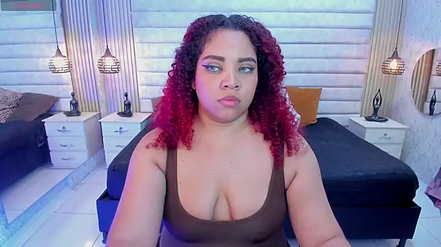 Chat +18 de AngelaCoffee ao vivo