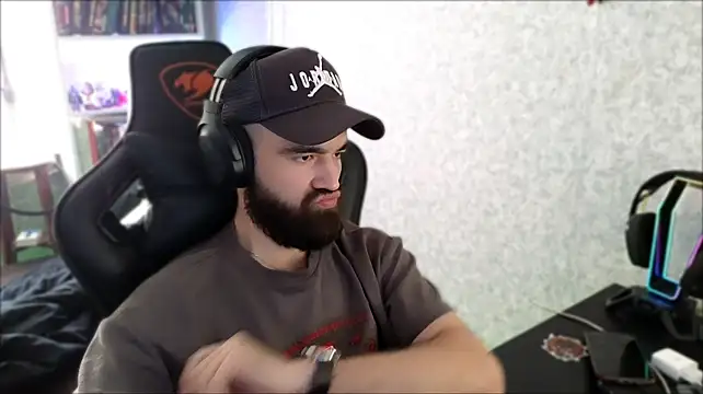 Chatroom XXX en direct de _Serious_Man