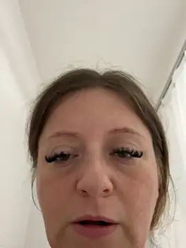 Poppyshaw_ - Rub boobs naked🥵