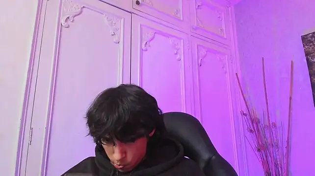Tyler_durten Adlı Modelin Canlı XXX Sohbeti