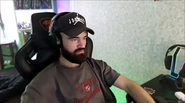 Chat +18 de _Serious_Man ao vivo