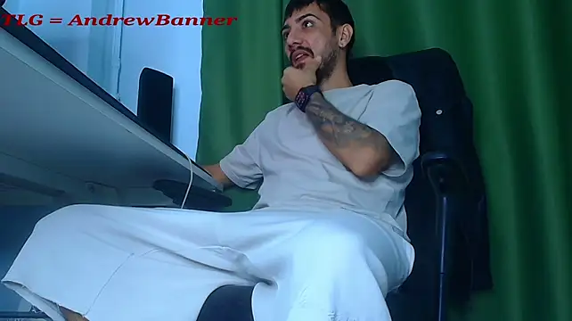 AndrewBanner's Live XXX Chat