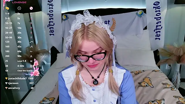 ChloeWells Live XXX-Chat