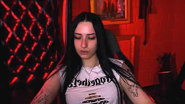 MonicaLowes Chat XXX in diretta