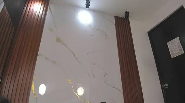 YayaHilton লাইভ XXX চ্যাট