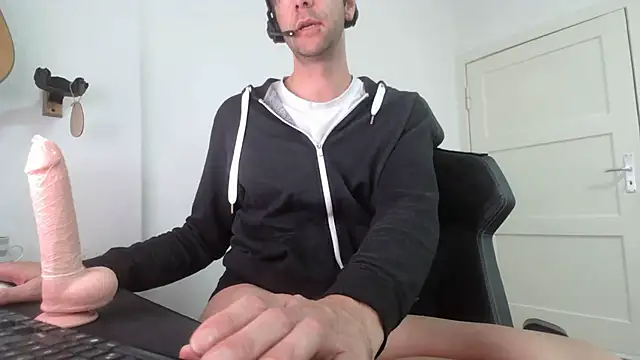 fit_ass_2021's Live XXX Chat
