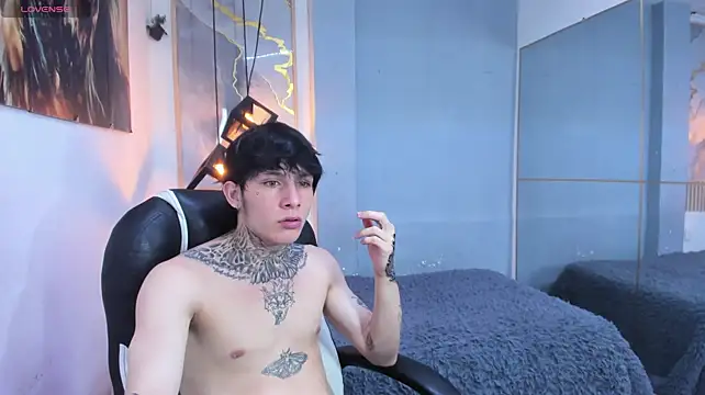 Онлайн чат XXX Cry_thereal
