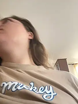 Kate_nicepops222323 - 🍐LEVEL 1 MASTURBATE UNDER THE TABLE