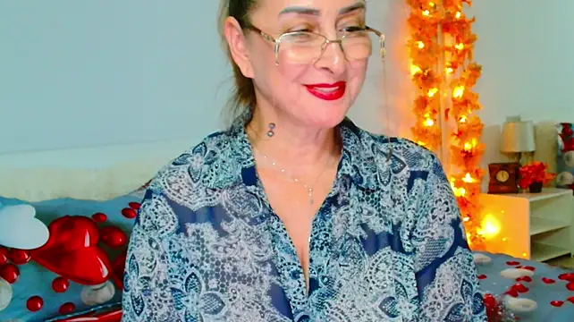 Tyana40 লাইভ XXX চ্যাট
