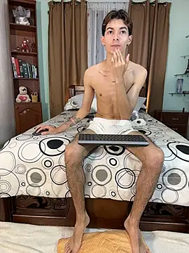 Chat +18 de GeorgieDen ao vivo