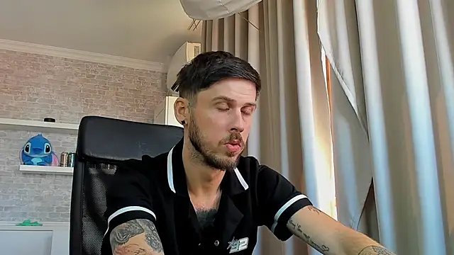 JonahShaw live XXX chat